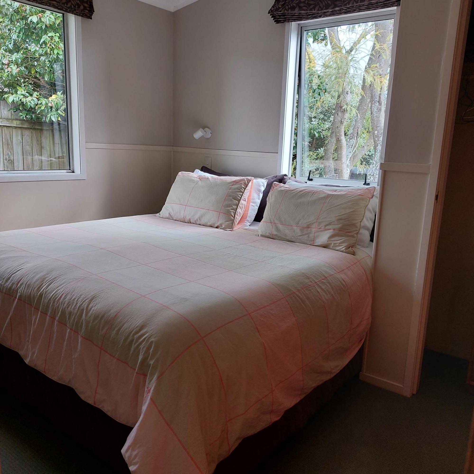 Bed And Breakfast Happy Home Taupo Accommodation Exterior foto