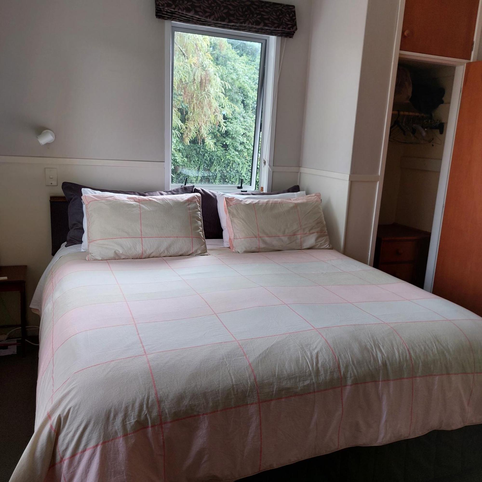 Bed And Breakfast Happy Home Taupo Accommodation Exterior foto
