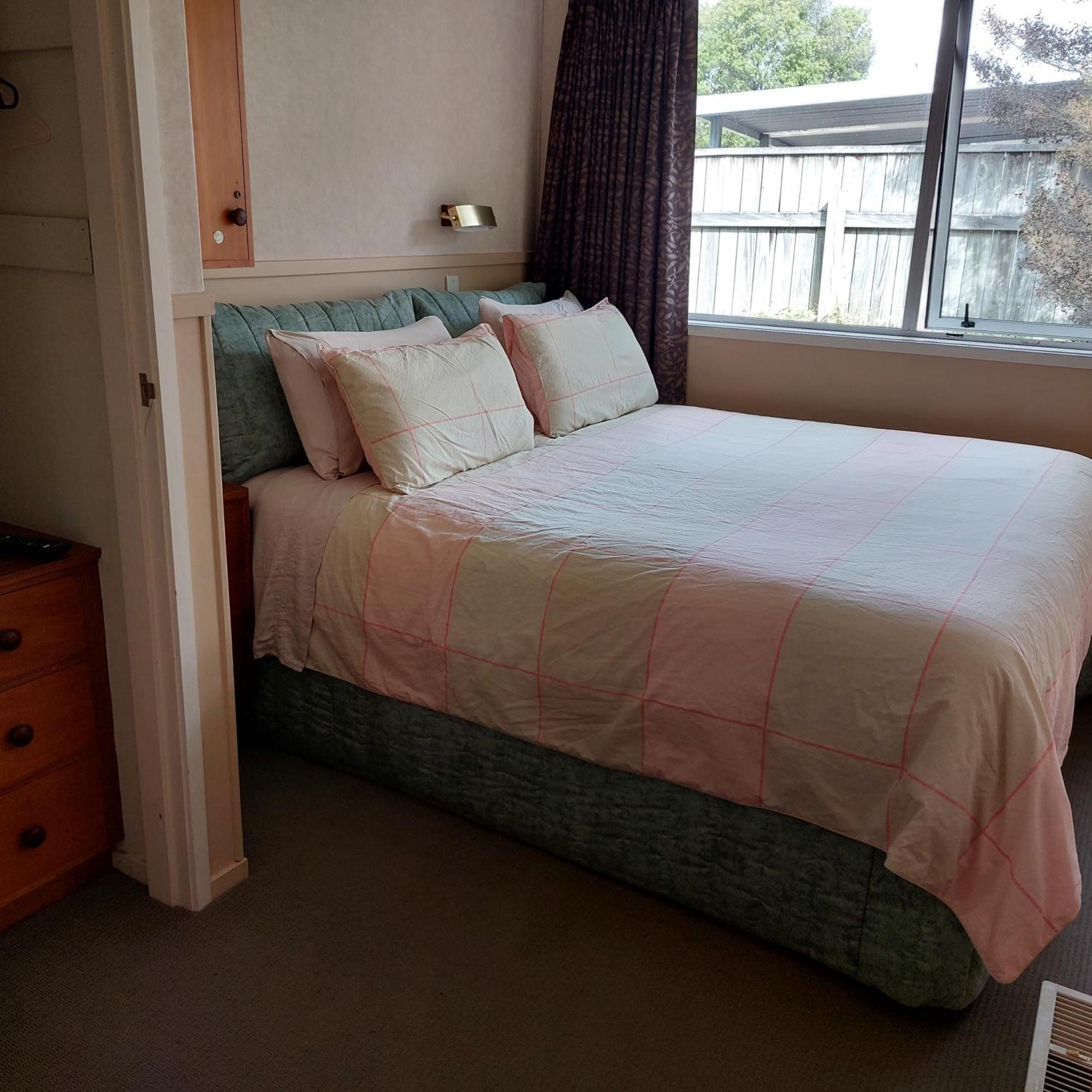 Bed And Breakfast Happy Home Taupo Accommodation Exterior foto