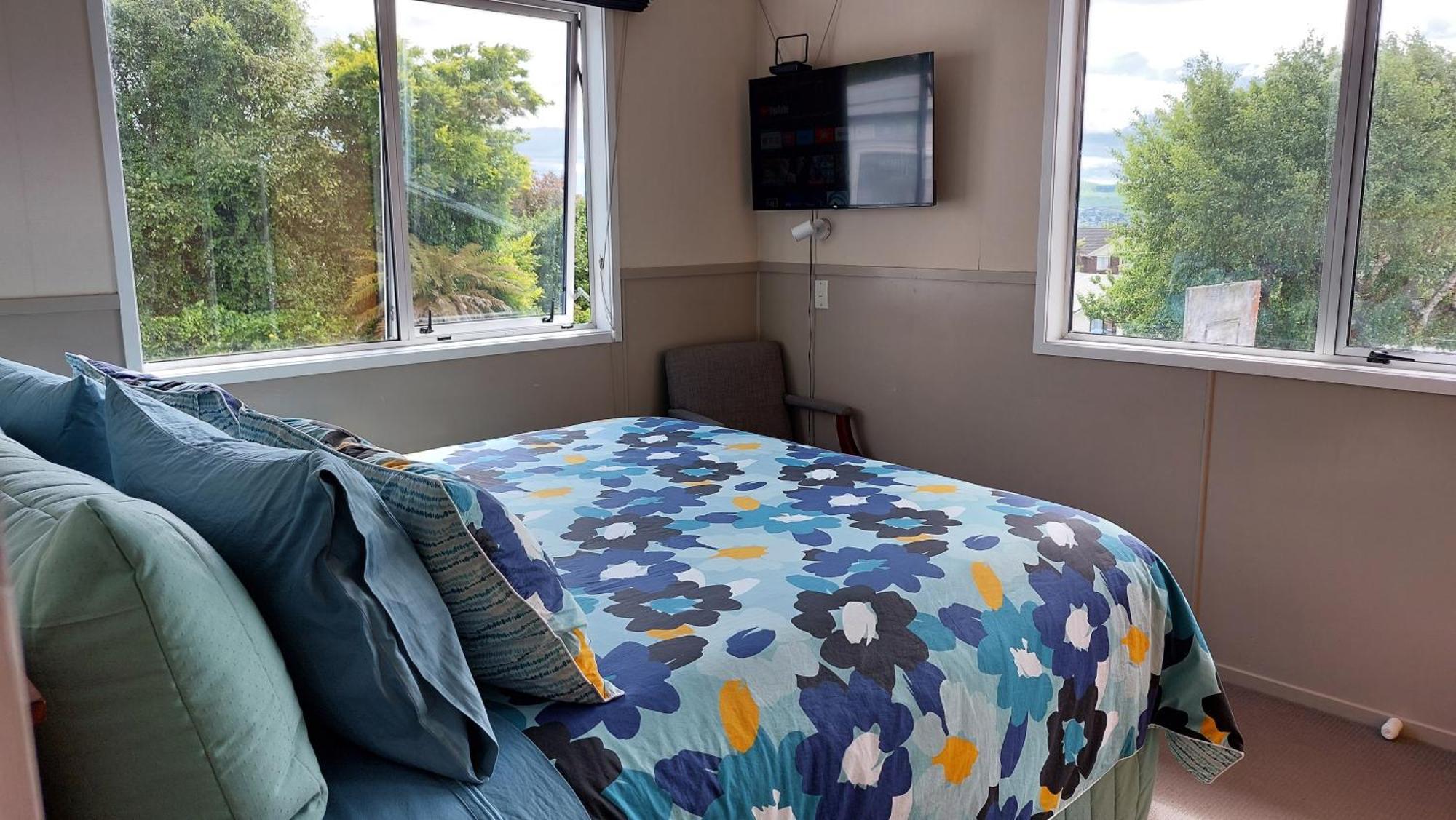 Bed And Breakfast Happy Home Taupo Accommodation Exterior foto