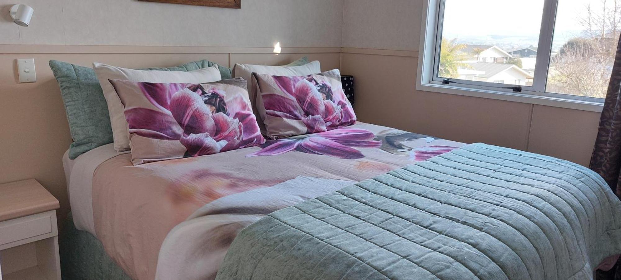Bed And Breakfast Happy Home Taupo Accommodation Exterior foto