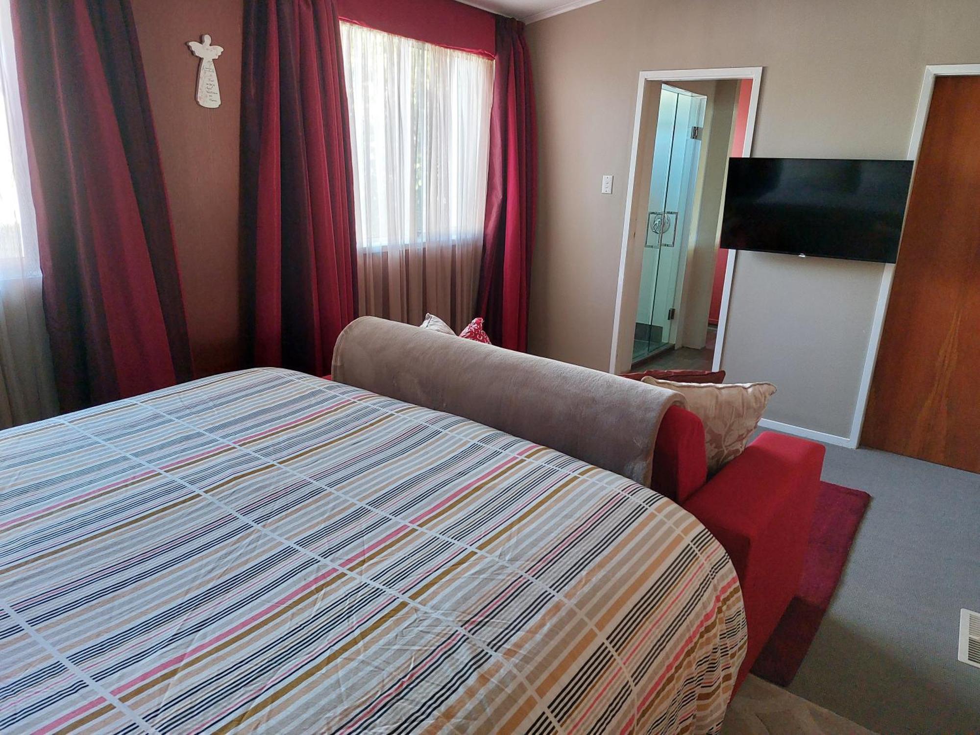 Bed And Breakfast Happy Home Taupo Accommodation Exterior foto